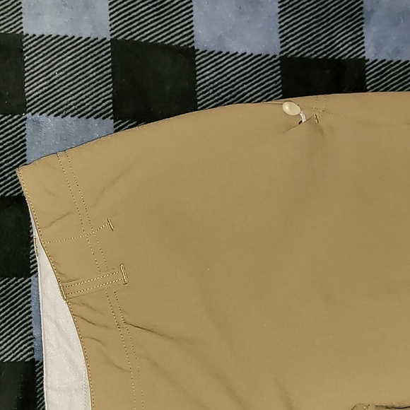 Cloudveil. Premium women's pants.  Cargo-style. Like-new.  Size 10 - Picture 12 of 16